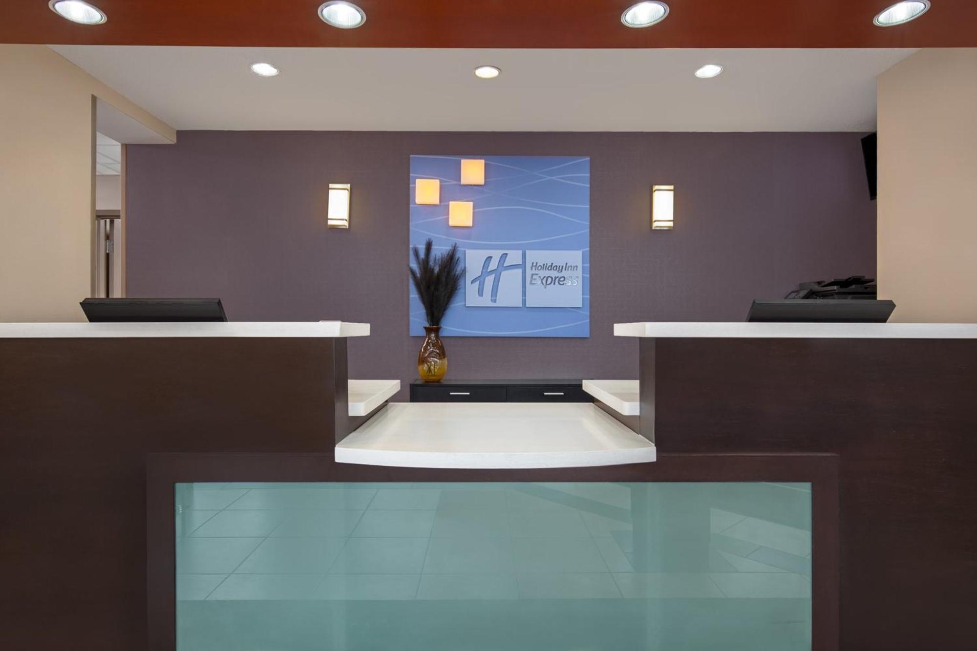 Holiday Inn Express Hotel & Suites Barrie By Ihg Екстер'єр фото
