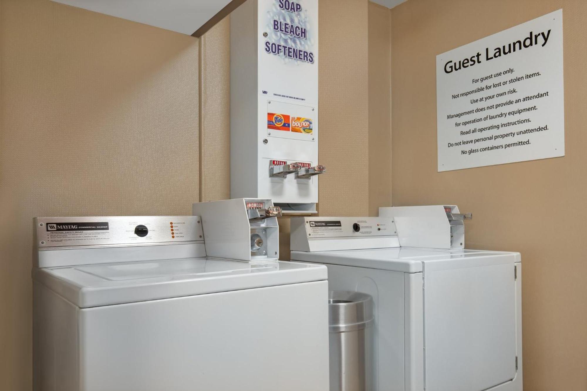 Holiday Inn Express Hotel & Suites Barrie By Ihg Екстер'єр фото