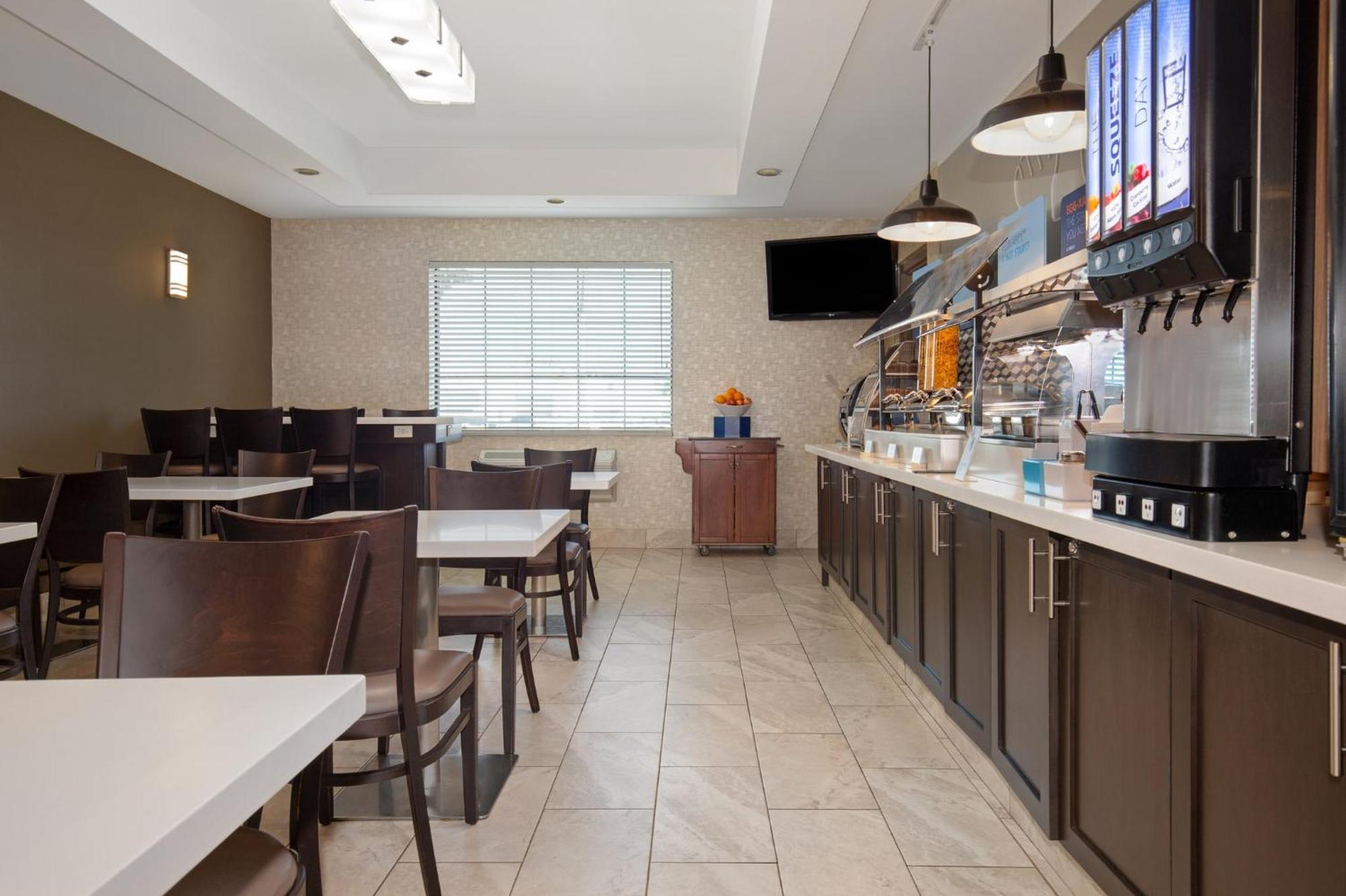 Holiday Inn Express Hotel & Suites Barrie By Ihg Екстер'єр фото