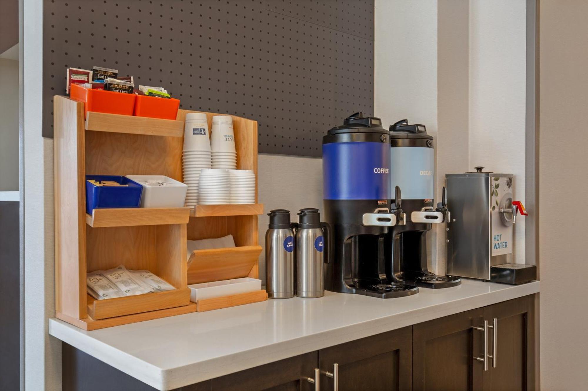 Holiday Inn Express Hotel & Suites Barrie By Ihg Екстер'єр фото