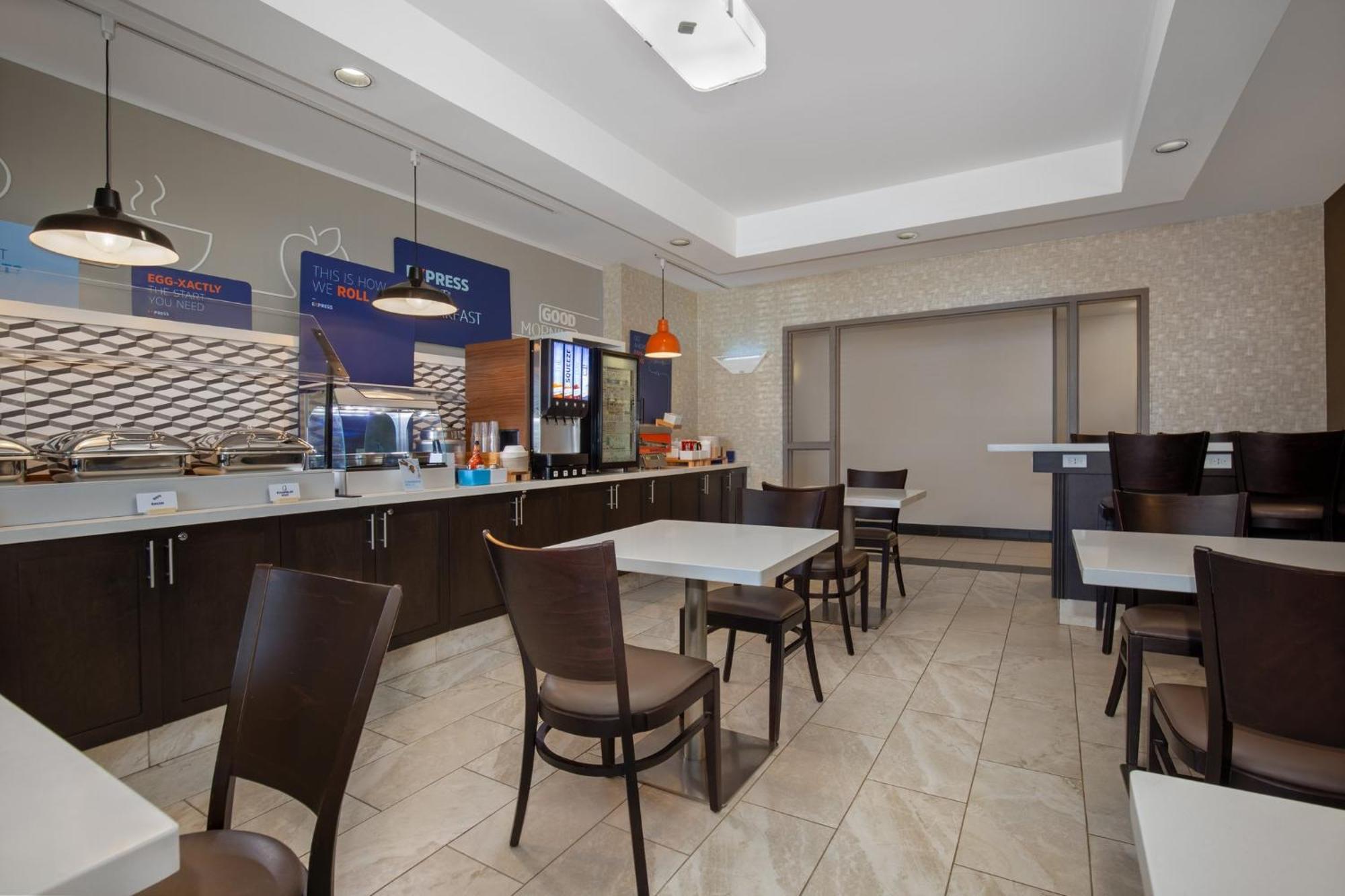 Holiday Inn Express Hotel & Suites Barrie By Ihg Екстер'єр фото