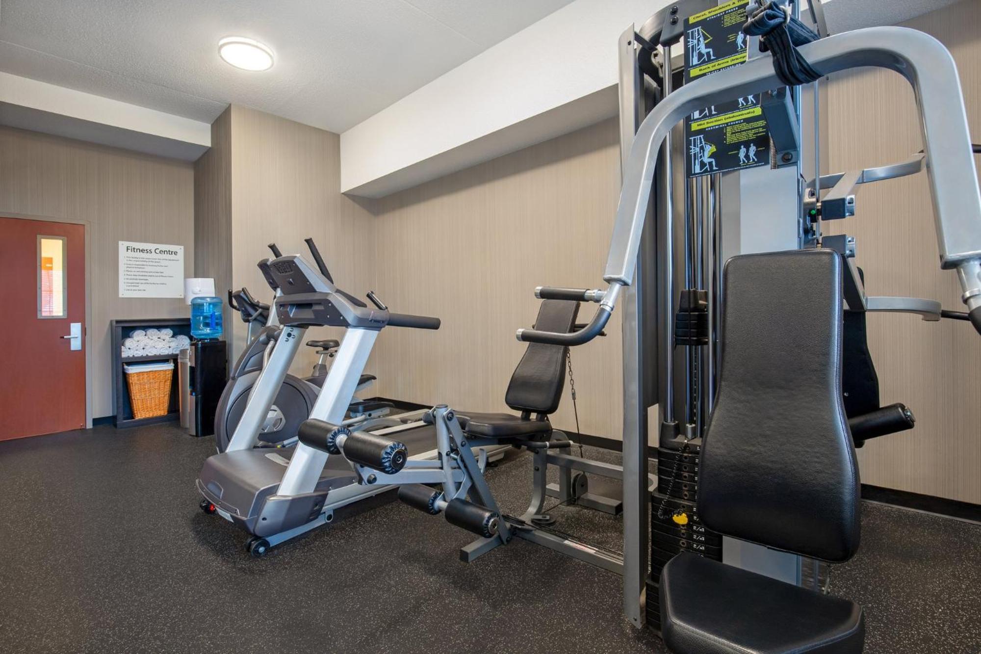 Holiday Inn Express Hotel & Suites Barrie By Ihg Екстер'єр фото