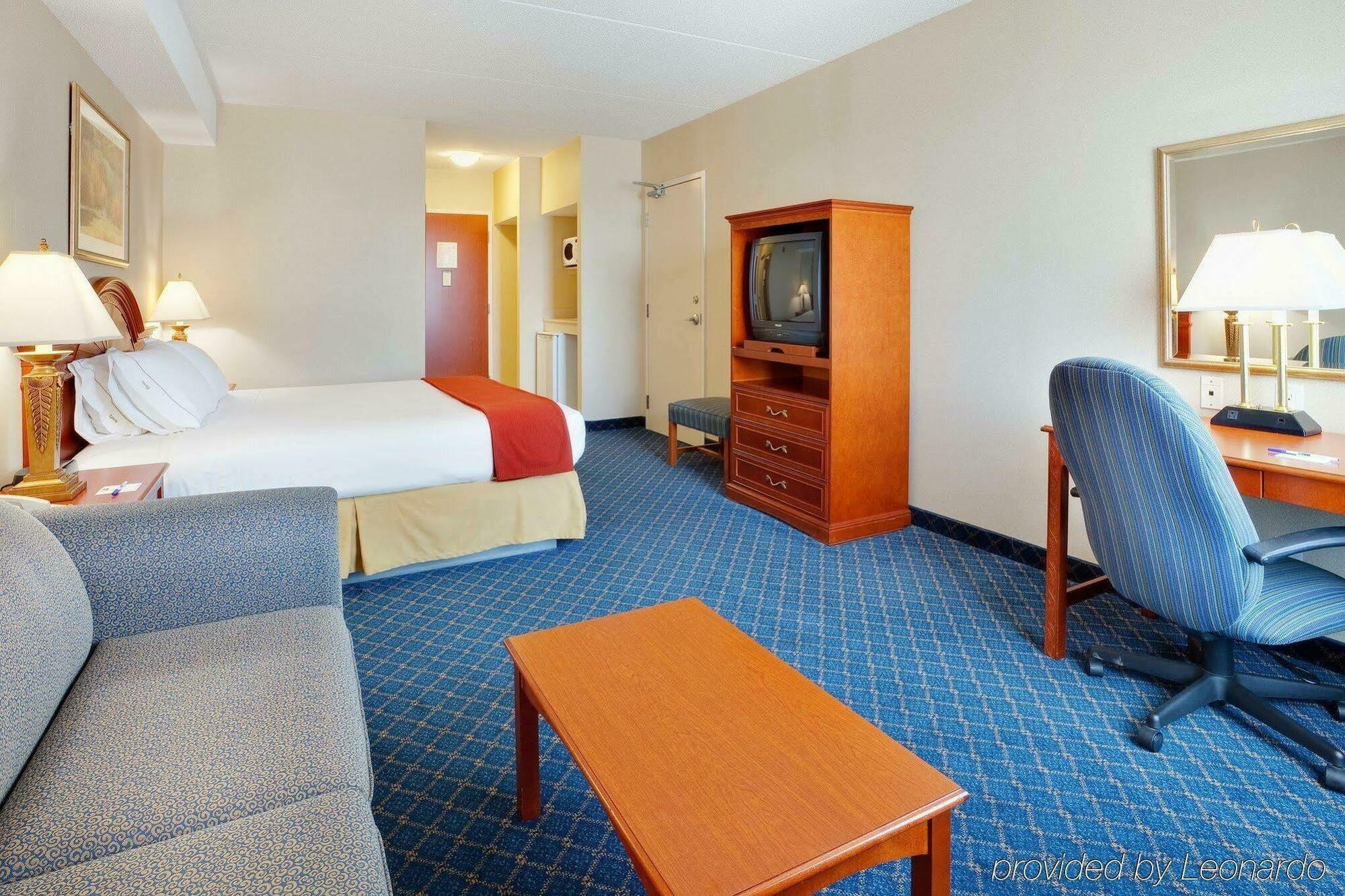 Holiday Inn Express Hotel & Suites Barrie By Ihg Екстер'єр фото