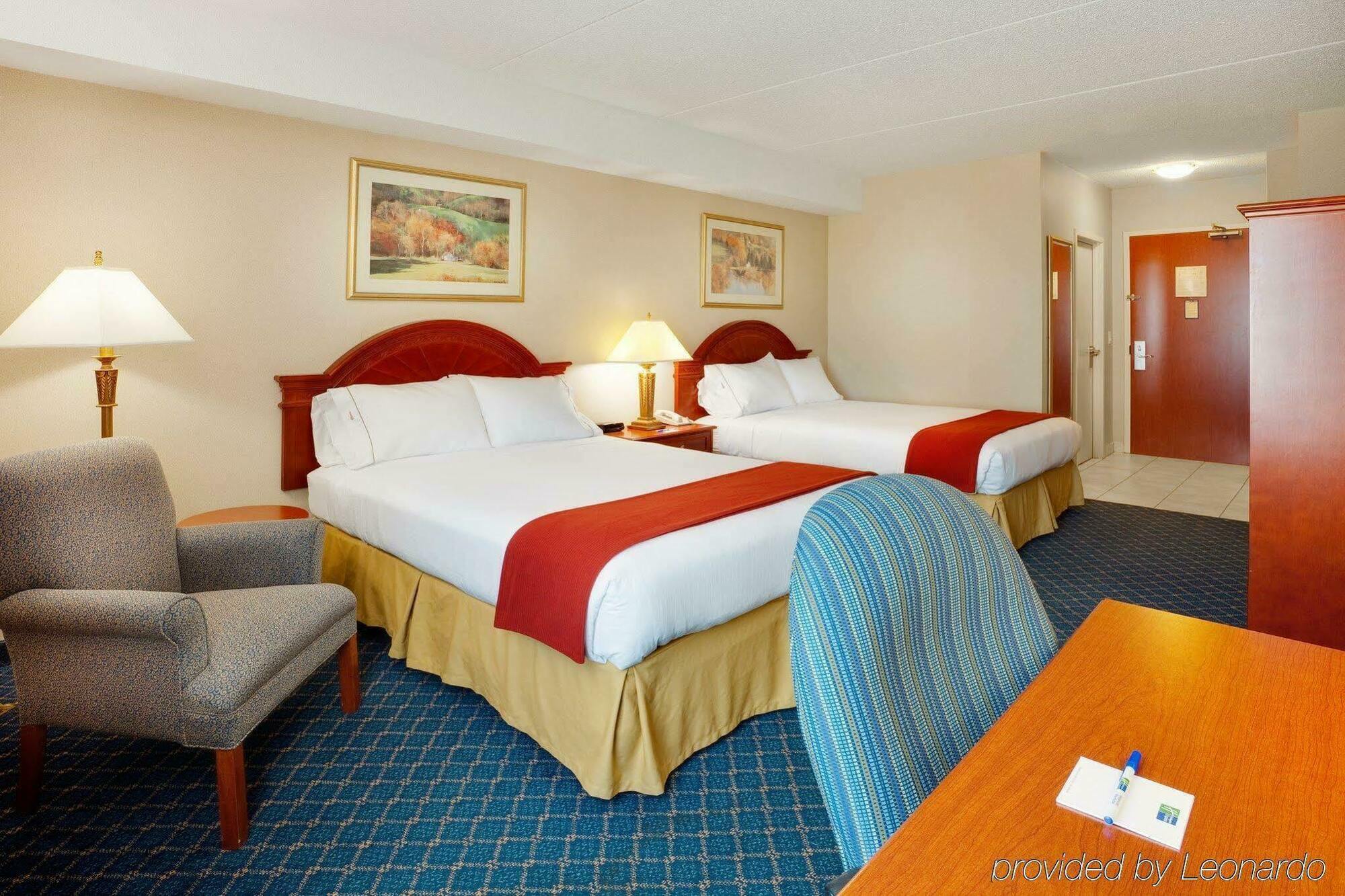 Holiday Inn Express Hotel & Suites Barrie By Ihg Екстер'єр фото