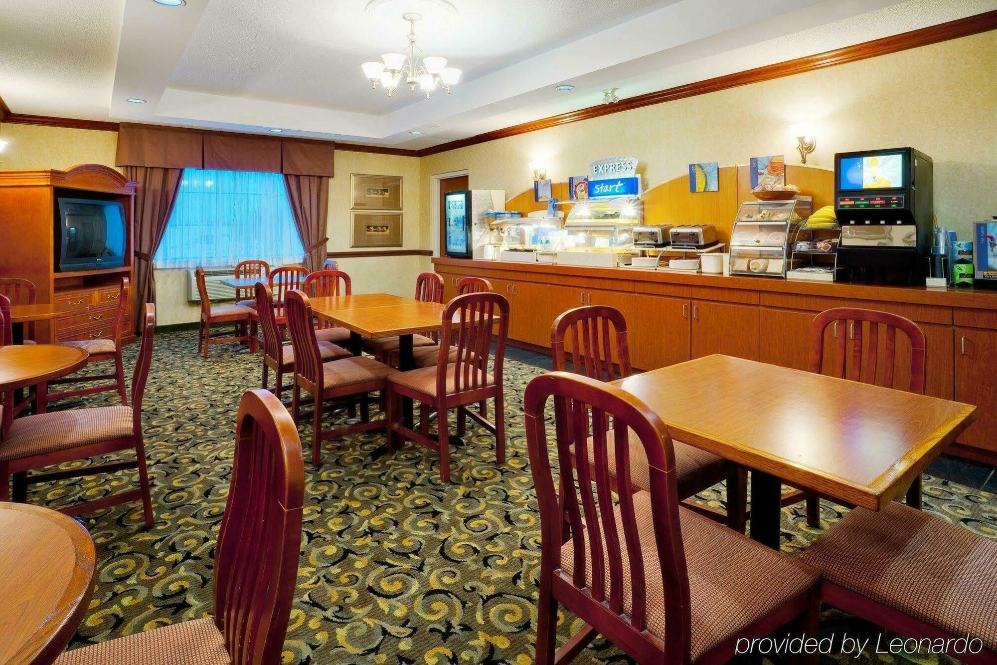 Holiday Inn Express Hotel & Suites Barrie By Ihg Екстер'єр фото